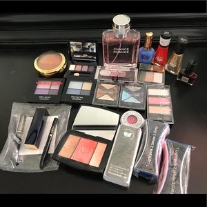 Random makeup bundle